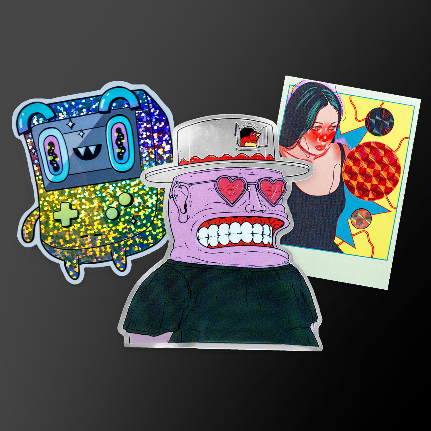 Individuelle Sticker in Glitzer, Spiegel und prismatischem Finish: eine Spielkonsolen-Figur, ein grinsender Mann mit herzförmiger Sonnenbrille und ein Porträt einer Frau mit blaugrünen Haaren