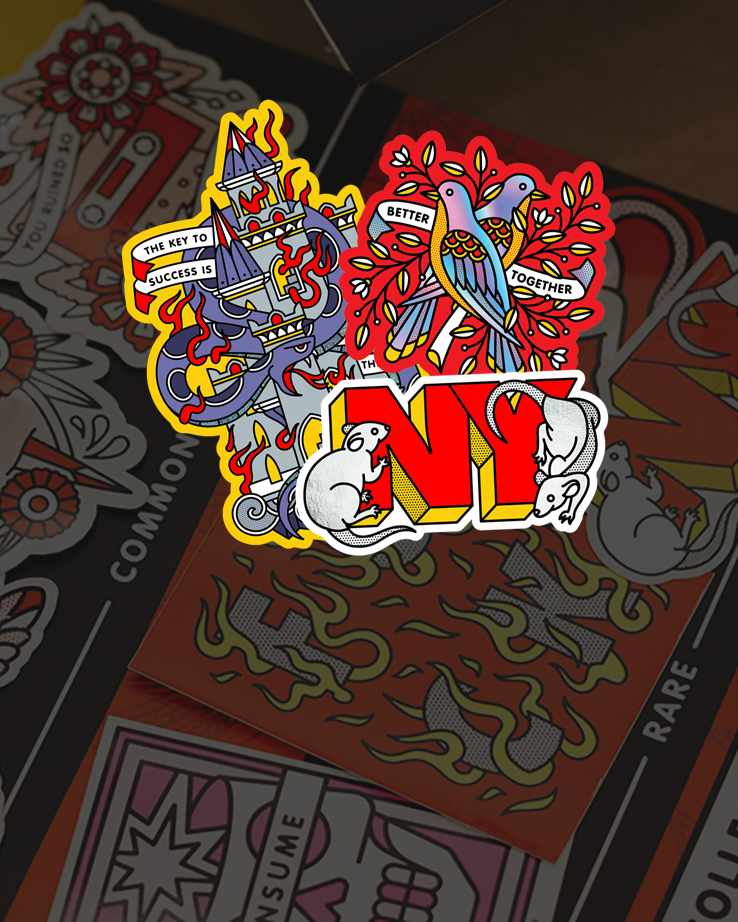 Bunte Freiform-Aufkleber mit abstrakten Designs: eine Schlange, die ein Schloss umgibt, Vögel mit "Better Together" und weiße Ratten mit dem Buchstaben "NY."